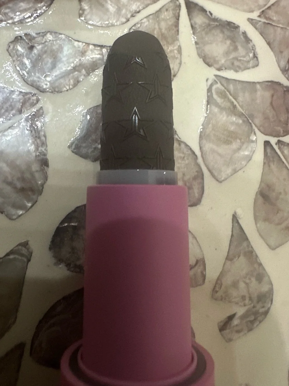 Jeffree Star Cosmetics Lipstick - shade Grave Digger